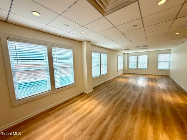 $2,950 | 433 Broadway, Unit 3, Saratoga Springs, NY 12866