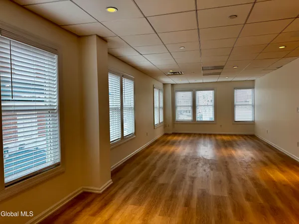 $2,950 | 433 Broadway, Unit 3, Saratoga Springs, NY 12866