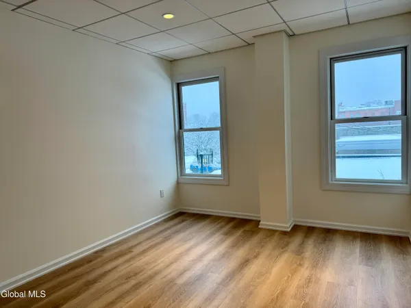 $2,950 | 433 Broadway, Unit 3, Saratoga Springs, NY 12866