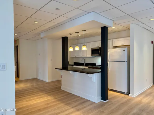 $2,950 | 433 Broadway, Unit 3, Saratoga Springs, NY 12866