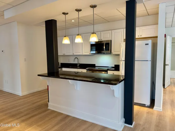 $2,950 | 433 Broadway, Unit 3, Saratoga Springs, NY 12866