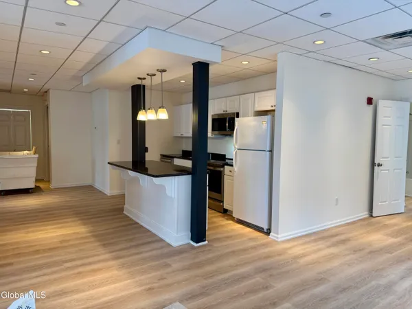 $2,950 | 433 Broadway, Unit 3, Saratoga Springs, NY 12866