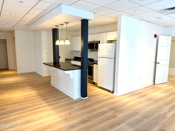 $2,950 | 433 Broadway, Unit 3, Saratoga Springs, NY 12866