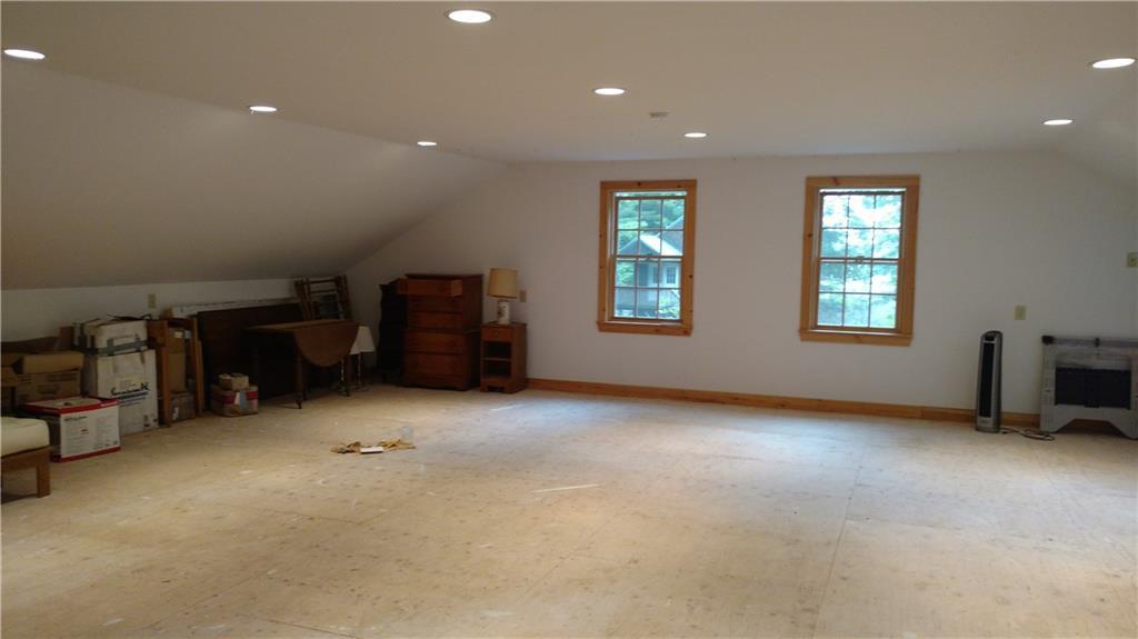 12 Capitol Island Road Southport, ME 04576 - Photo 8 of 12 Large 2nd floor room