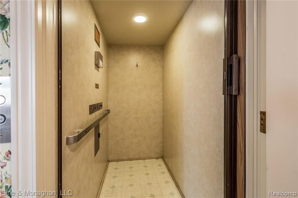 157 Kenwood Road Grosse Pointe Farms, MI 48236 - Photo 30 of 84