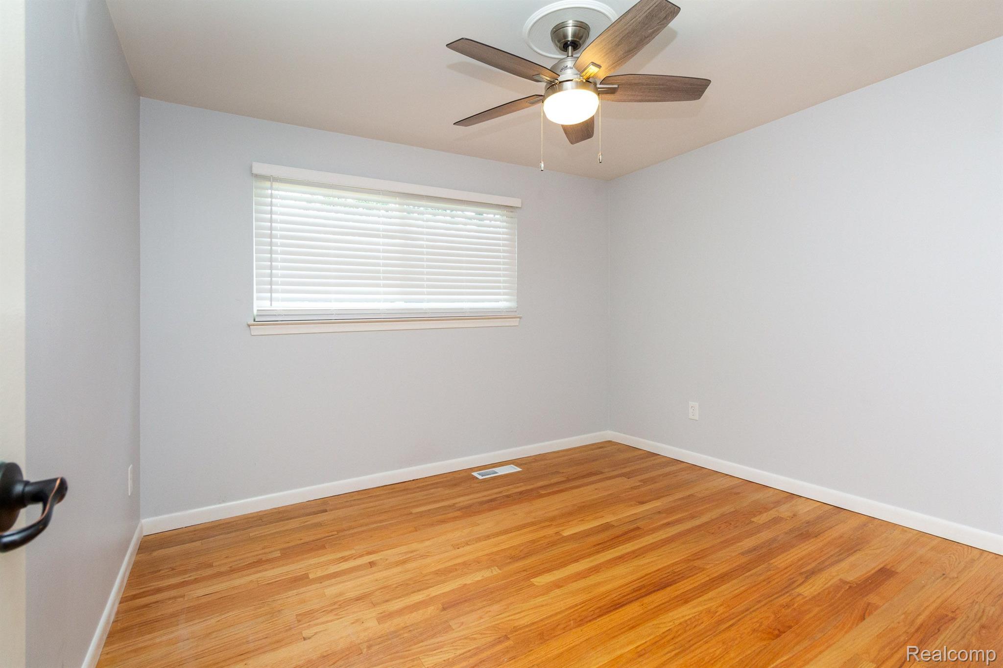 7066 Valleybrook Road West Bloomfield, MI 48322 - Photo 24 of 42 Gallery Image 24