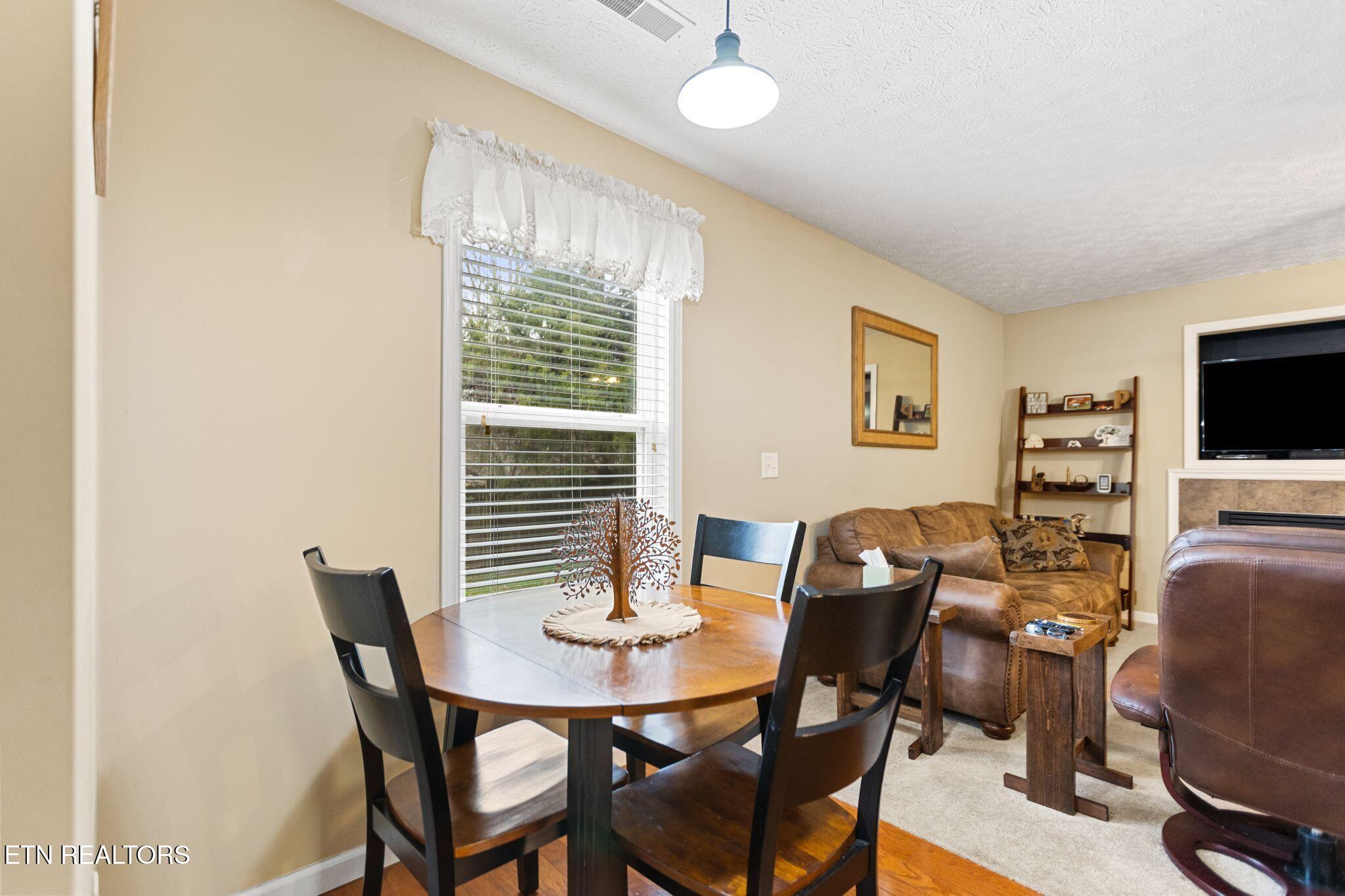 1003 Woullard Way, Unit 1 Sevierville, TN 37876 - Photo 12 of 36 dining area