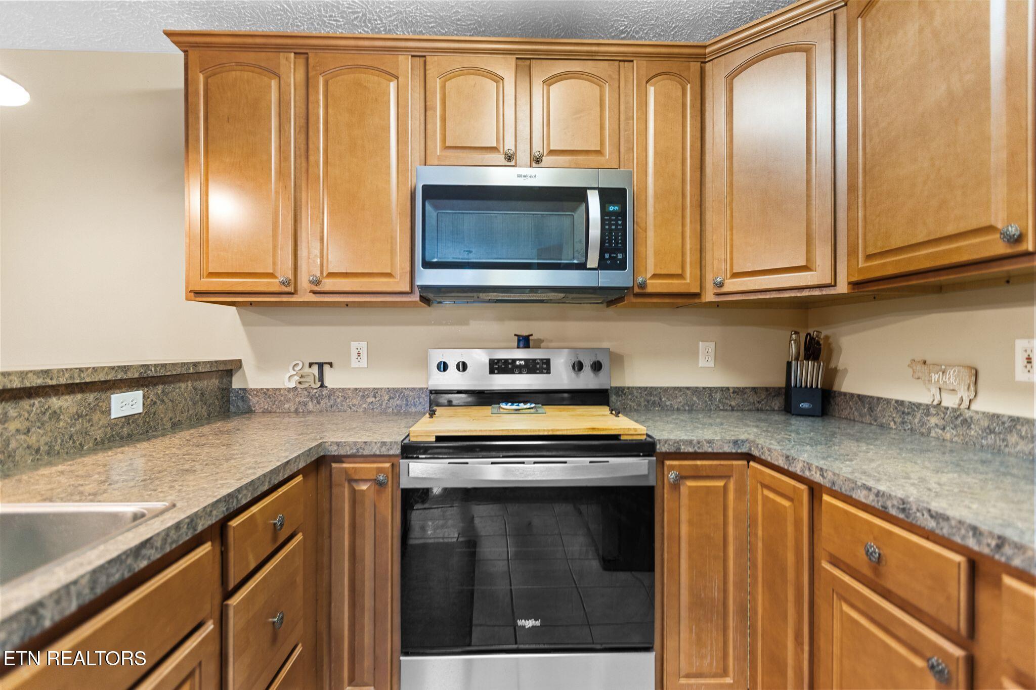 1003 Woullard Way, Unit 1 Sevierville, TN 37876 - Photo 9 of 36 kitchen3