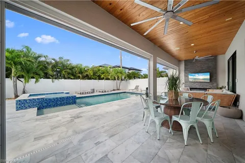 $1,795,000 | 828 100th Avenue North, Naples, FL 34108