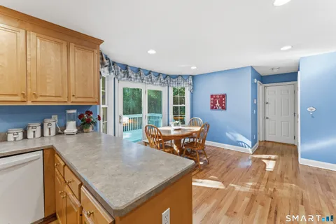 $775,000 | 29 Narragansett Trail, Newtown, CT 06482