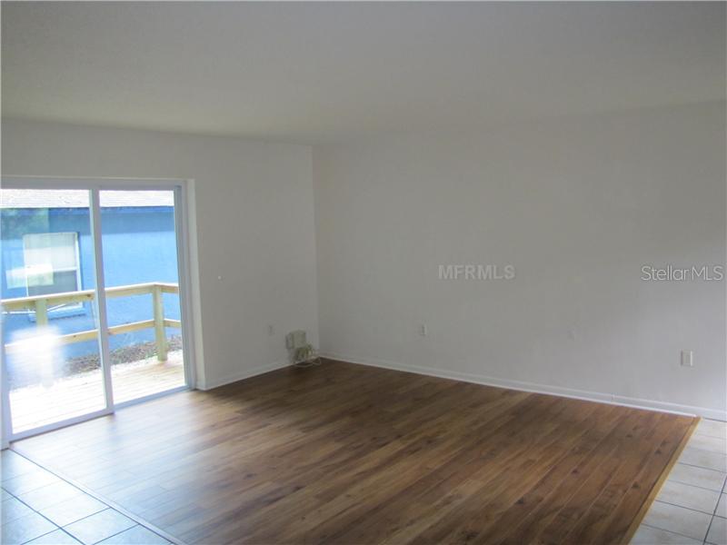 1121 Sunset Point Road Clearwater, FL 33755 - Photo 4 of 21 Living Room