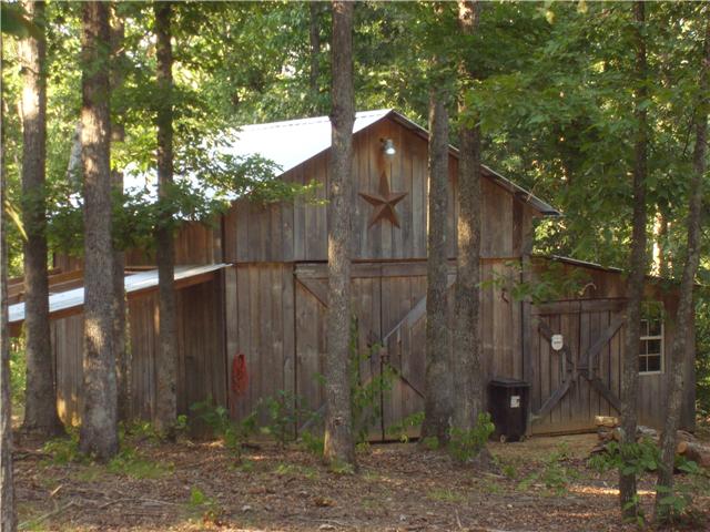 1868 Tummins Road McEwen, TN 37101 - Photo 3 of 20 Garage/Barn/Storage