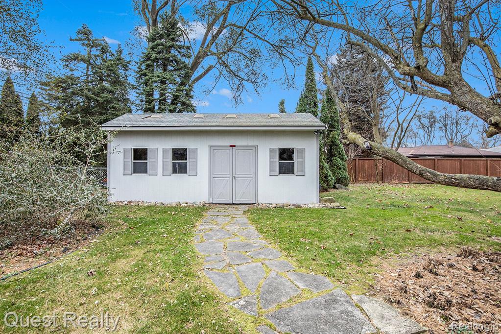 49830 Shelby Road Utica, MI 48317 - Photo 46 of 54 Gallery Image 46