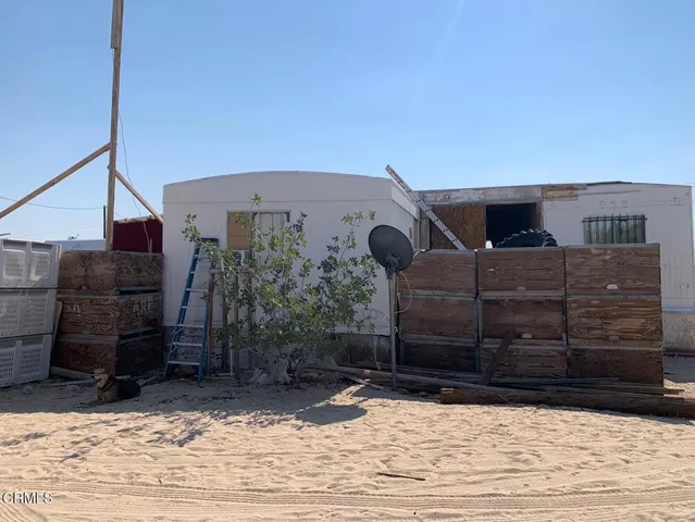$230,000 | 10080 Santa Fe Fire Road, Lucerne Valley, CA 92356