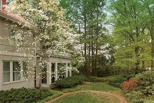 63 Hillside Road Brookline, MA 02445 - Photo 3 of 4