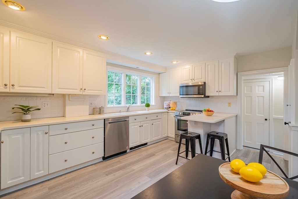 61 Richfield Road Arlington, MA 02474 - Photo 14 of 41 Gallery Image 14