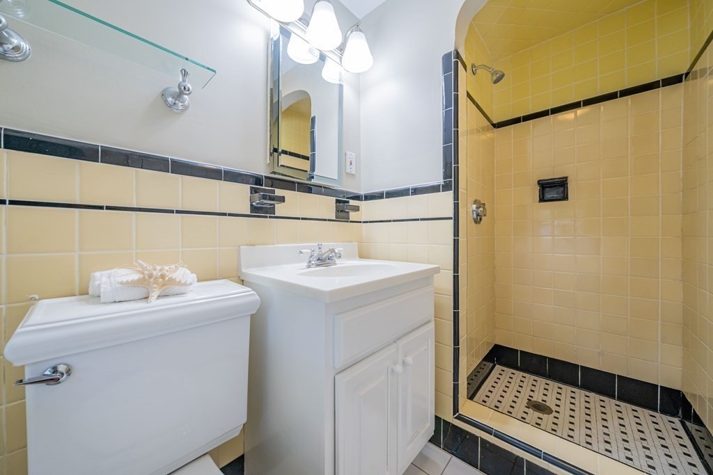 61 Richfield Road Arlington, MA 02474 - Photo 23 of 41 Gallery Image 23