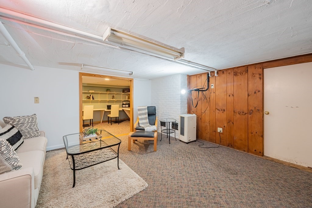 61 Richfield Road Arlington, MA 02474 - Photo 36 of 41 Gallery Image 36