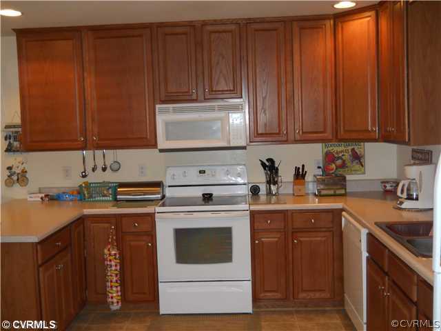 321 Deep Landing Road Tappahannock, VA 22560 - Photo 5 of 8 Kitchen