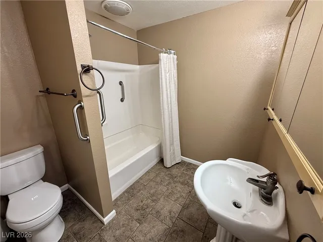 $2,275 | 6236 West Elmira Drive, Las Vegas, NV 89118