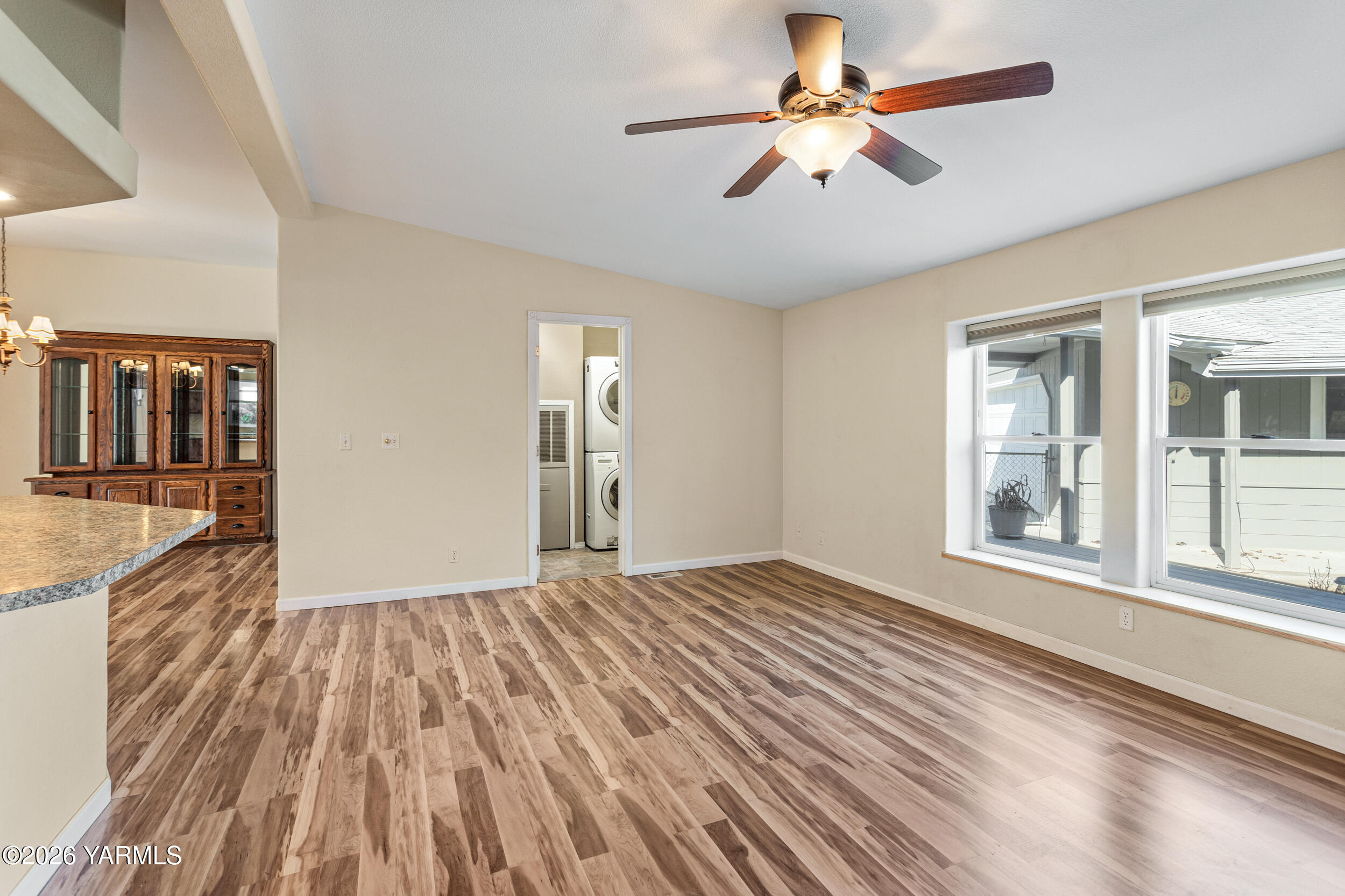 1709 South 68th Avenue Yakima, WA 98908 - Photo 12 of 29 1709 S 68th Ave