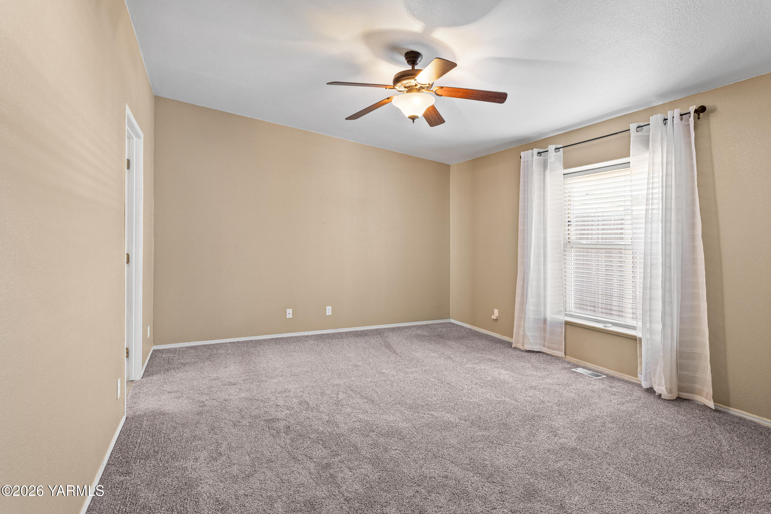 1709 South 68th Avenue Yakima, WA 98908 - Photo 14 of 29 1709 S 68th Ave