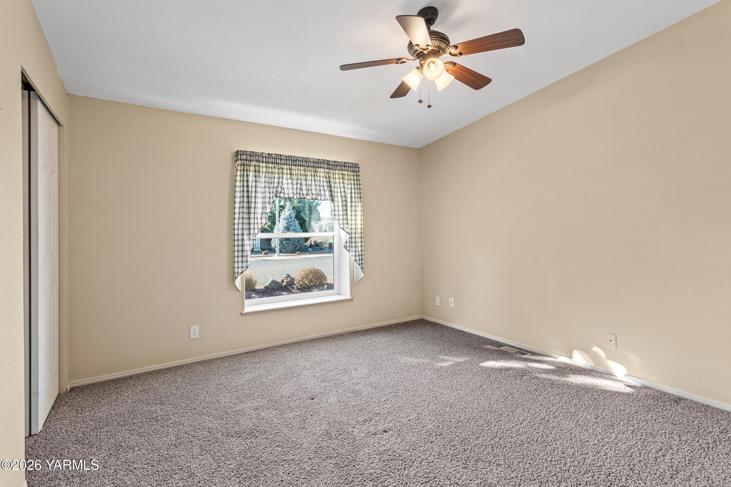 1709 South 68th Avenue Yakima, WA 98908 - Photo 18 of 29 1709 S 68th Ave