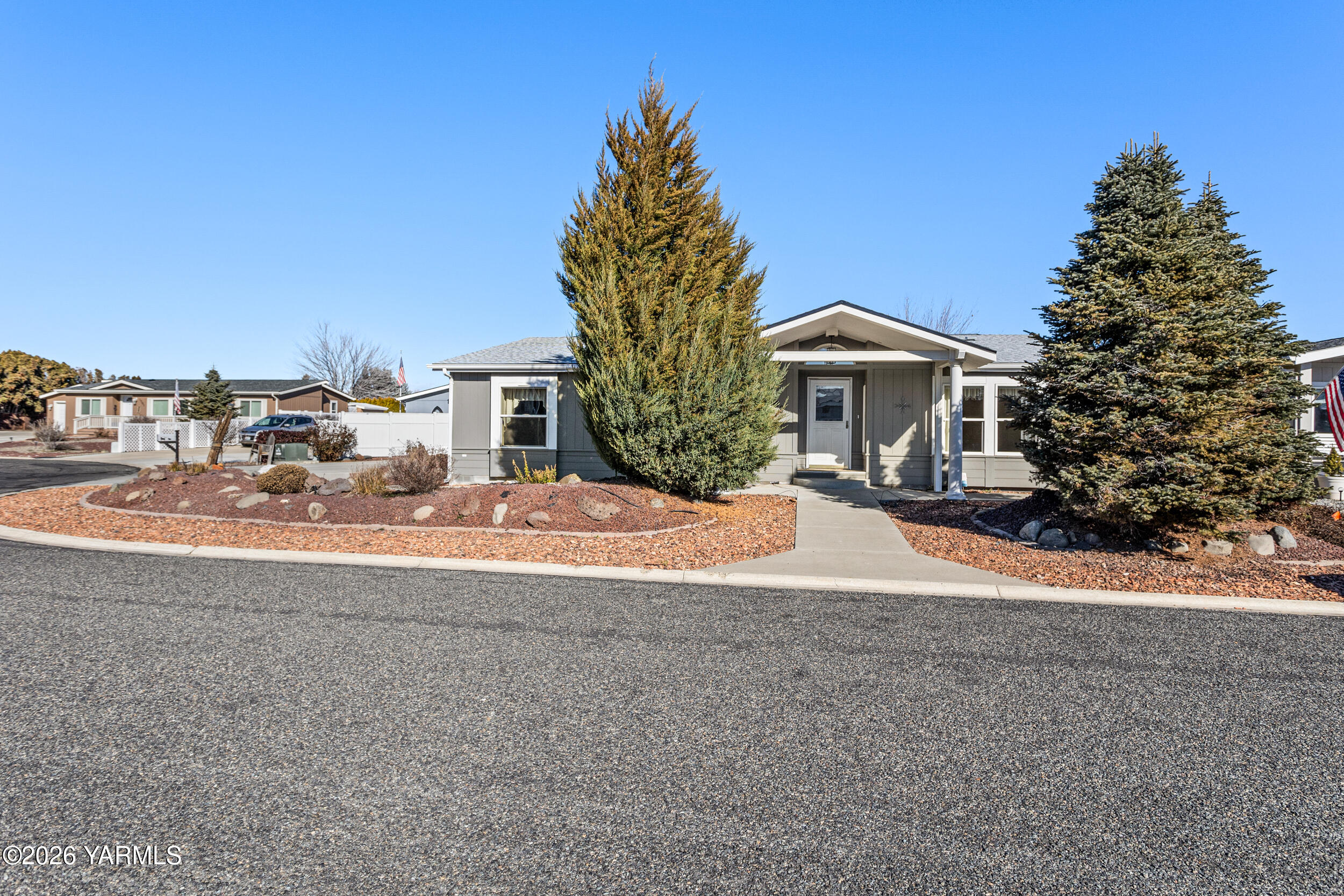 1709 South 68th Avenue Yakima, WA 98908 - Photo 2 of 29 1709 S 68th Ave
