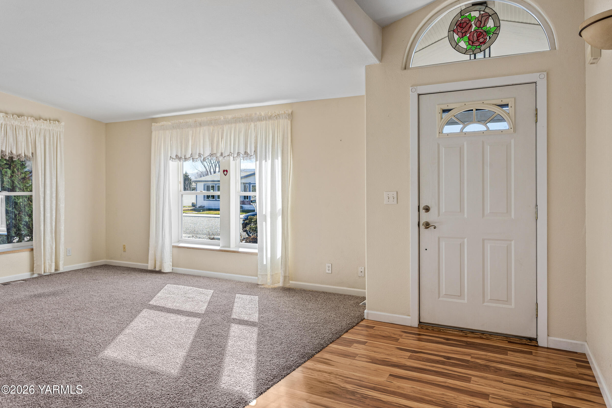 1709 South 68th Avenue Yakima, WA 98908 - Photo 4 of 29 1709 S 68th Ave