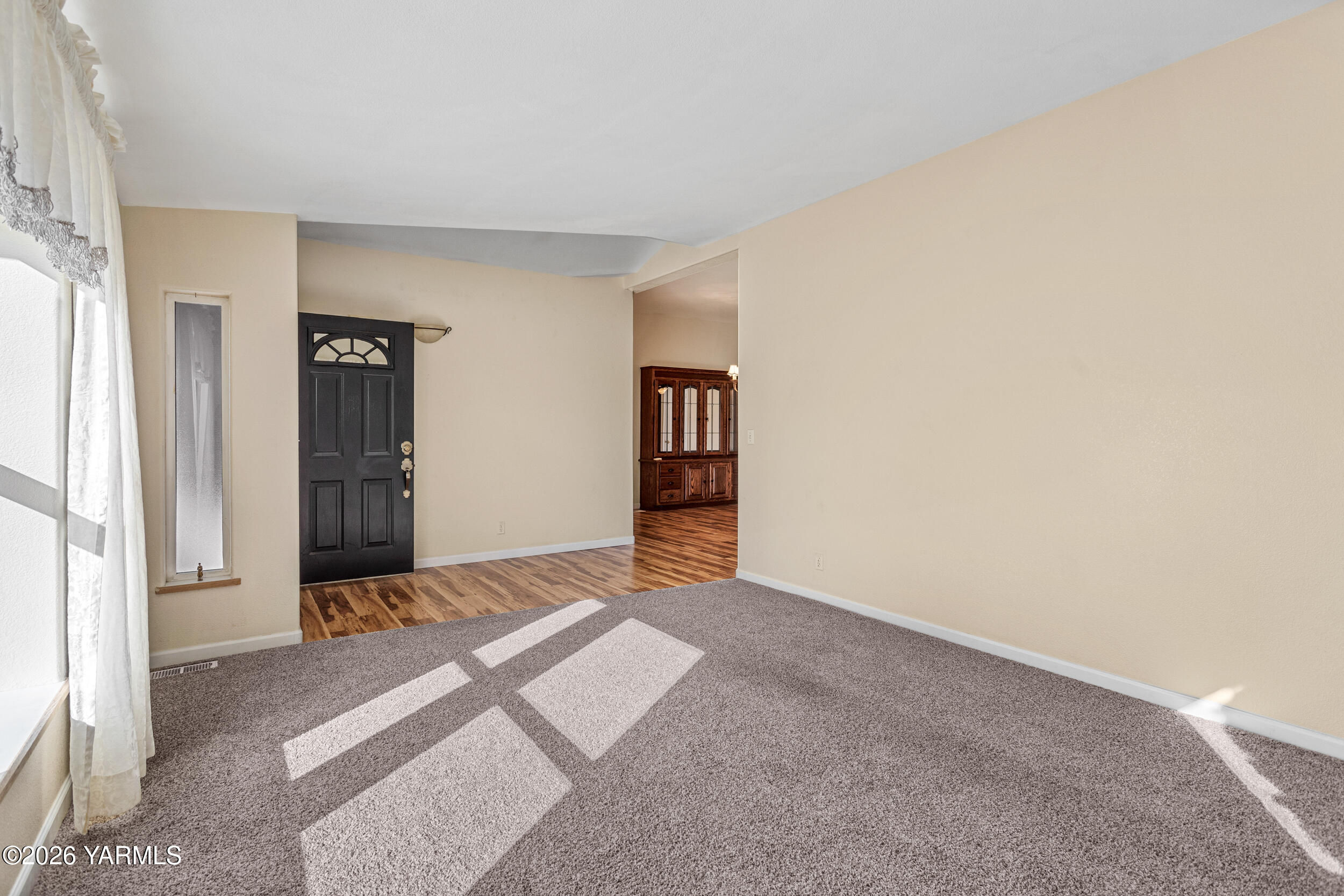 1709 South 68th Avenue Yakima, WA 98908 - Photo 6 of 29 1709 S 68th Ave