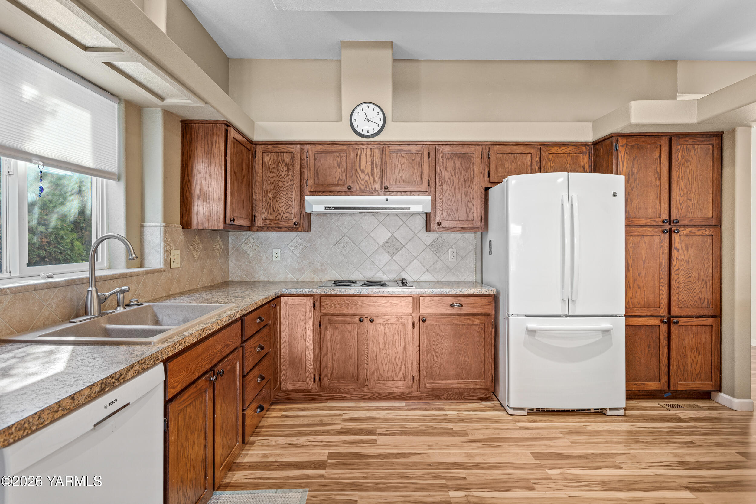 1709 South 68th Avenue Yakima, WA 98908 - Photo 9 of 29 1709 S 68th Ave