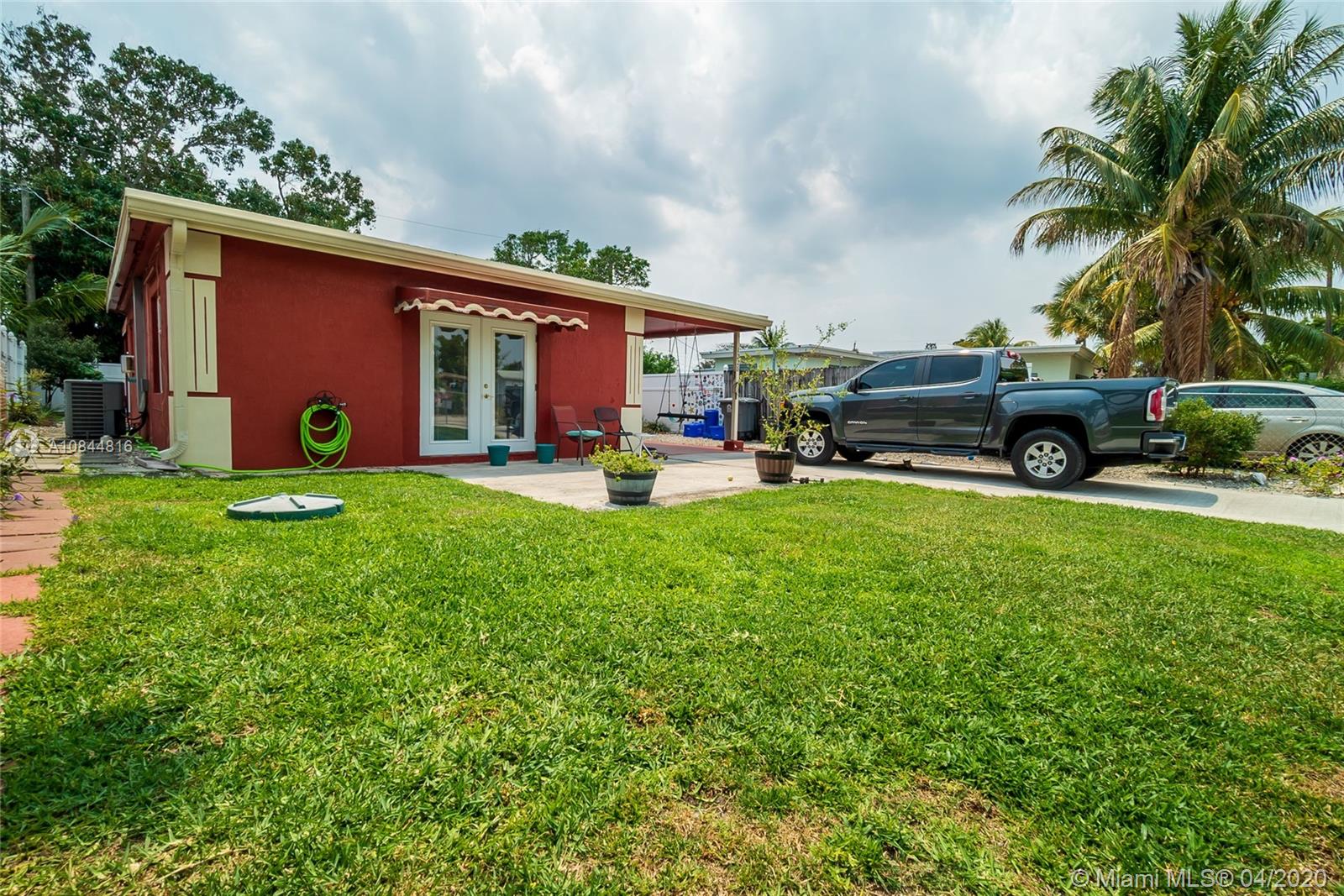 1228 South Ridge Road Lantana, FL 33462 - Photo 1 of 16