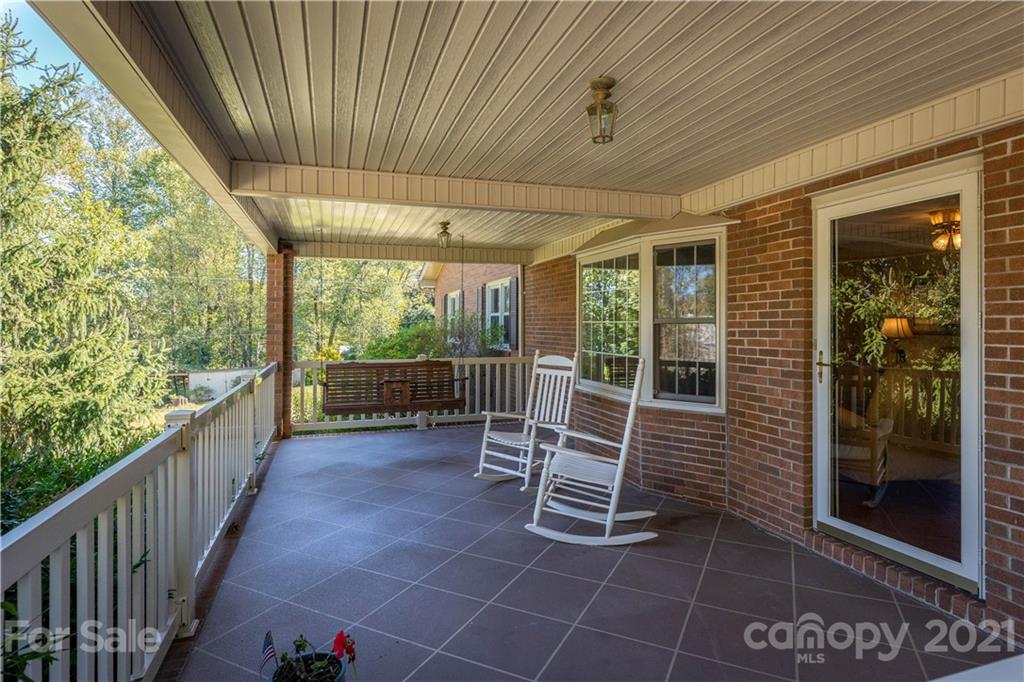 308 Brentwood Road Morganton, NC 28655 - Photo 4 of 31 Gallery Image 4