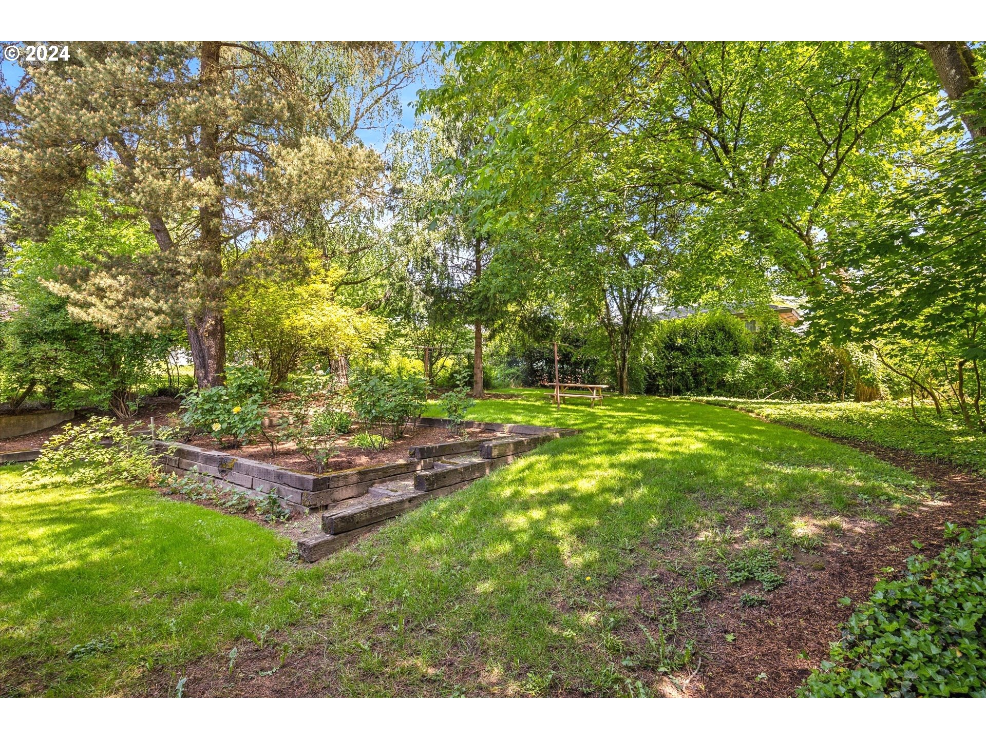 10097 Southwest Walker Road Portland, OR 97225 - Photo 37 of 44 a garden view