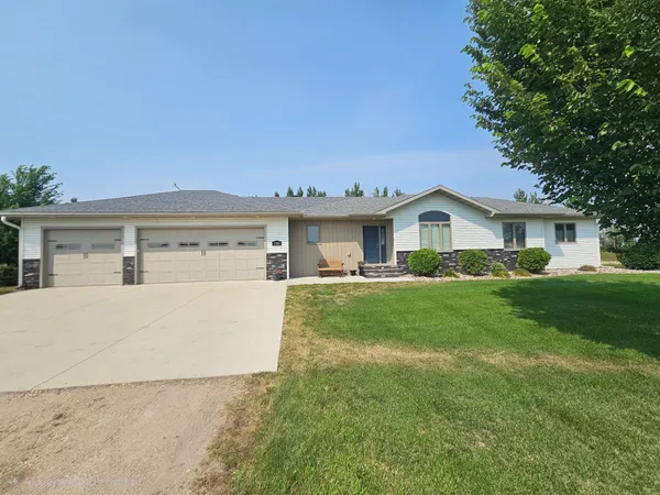 $489,900 | 7580 Country Creek Road, Wahpeton, ND 58075