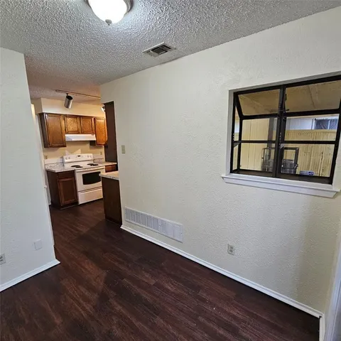 $1,295 | 1510 Cherrycrest Lane, Dallas, TX 75228