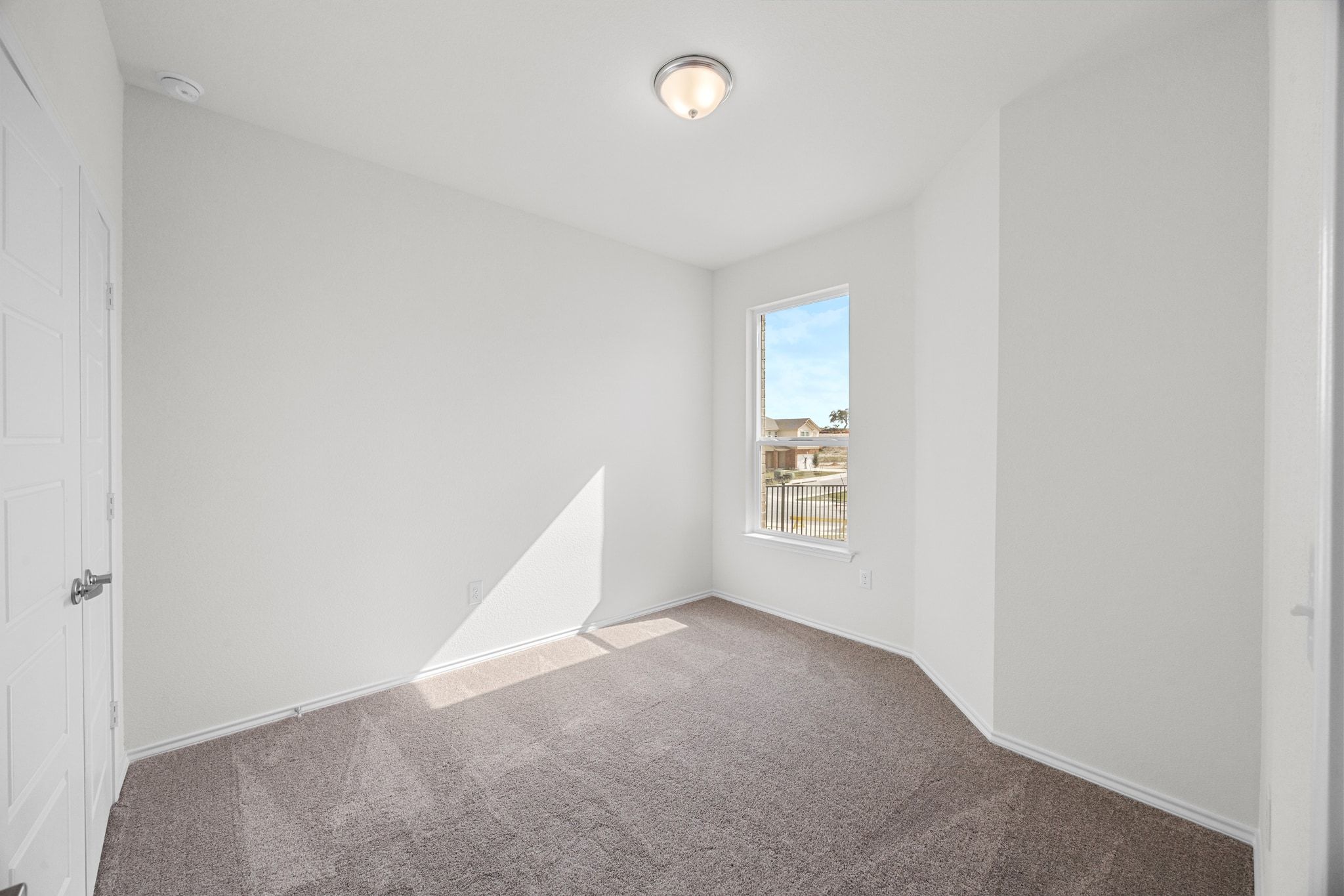 12102 Cantabria Road Austin, TX 78748 - Photo 23 of 29 an empty room with windows