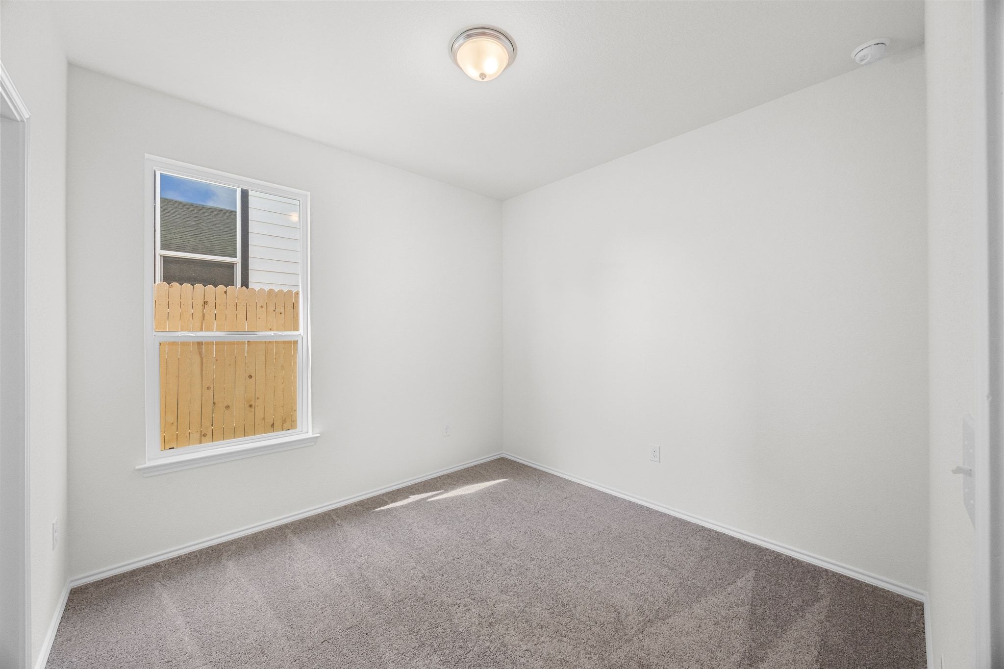 12102 Cantabria Road Austin, TX 78748 - Photo 25 of 29 an empty room with a window