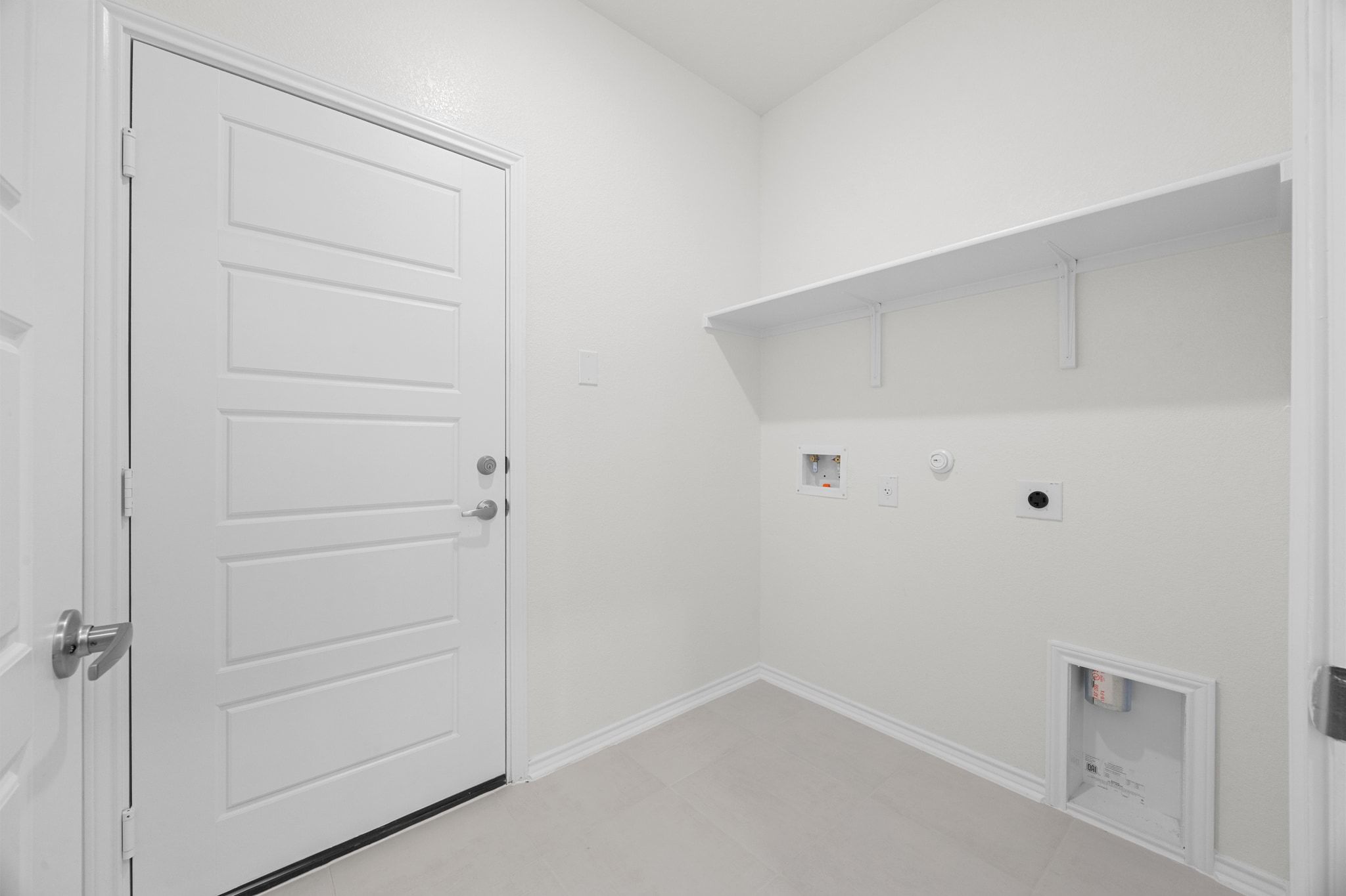 12102 Cantabria Road Austin, TX 78748 - Photo 27 of 29 a view of an empty walk in closet