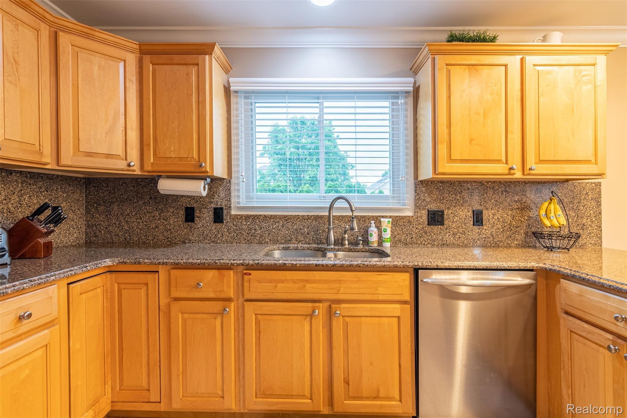 21440 Rome Drive Macomb, MI 48044 - Photo 33 of 62 21440 Rome Dr-34.jpg