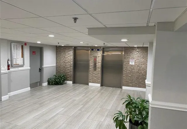 $1,850 | 901 Hillcrest Drive, Unit 307, Hollywood, FL 33021