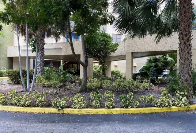 $1,850 | 901 Hillcrest Drive, Unit 307, Hollywood, FL 33021