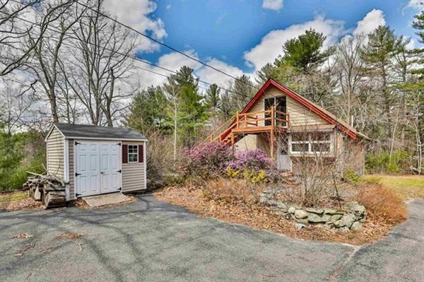 9 Chiswick Road Hudson, NH 03051 - Photo 2 of 13
