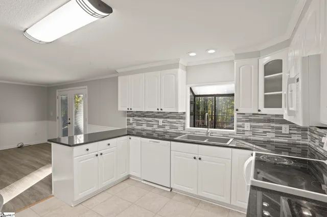 $325,000 | 123 Country Acres Road, Greenwood, SC 29646