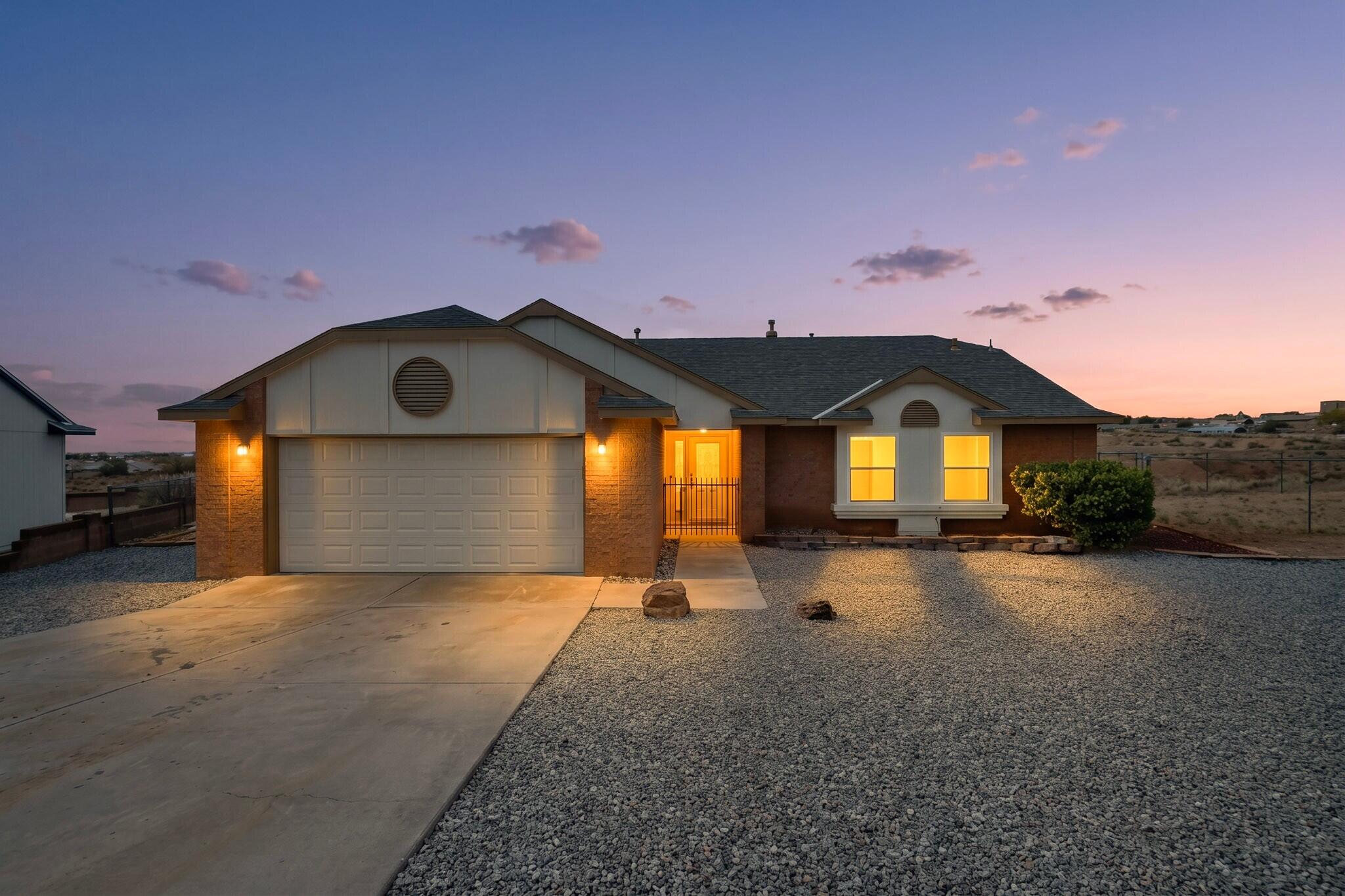 729 Silver Court Northeast Rio Rancho, NM 87124 - Photo 2 of 35 Gallery Image 2