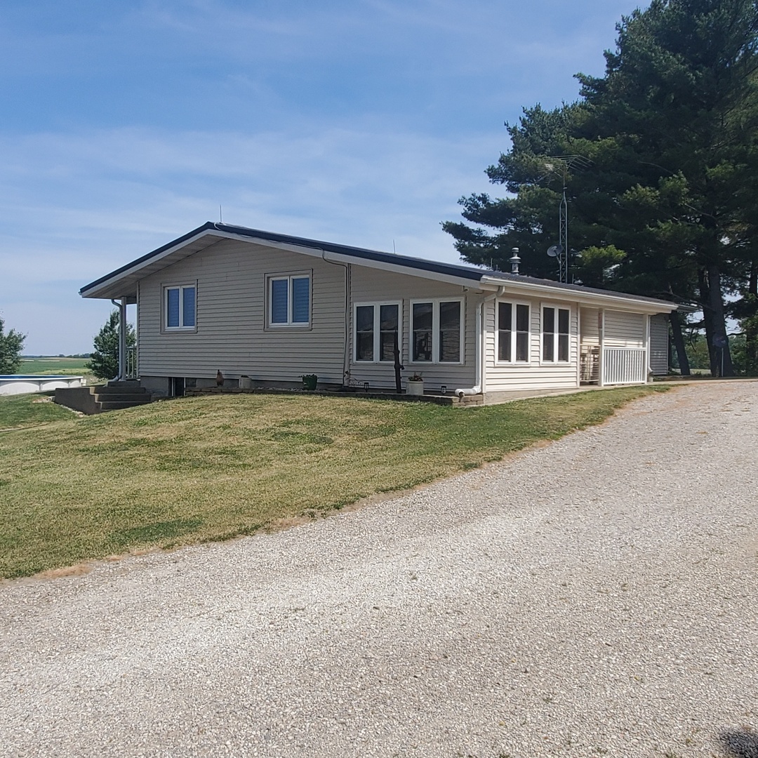 3135 2780 N Road Donovan, IL 60931 - Photo 6 of 38