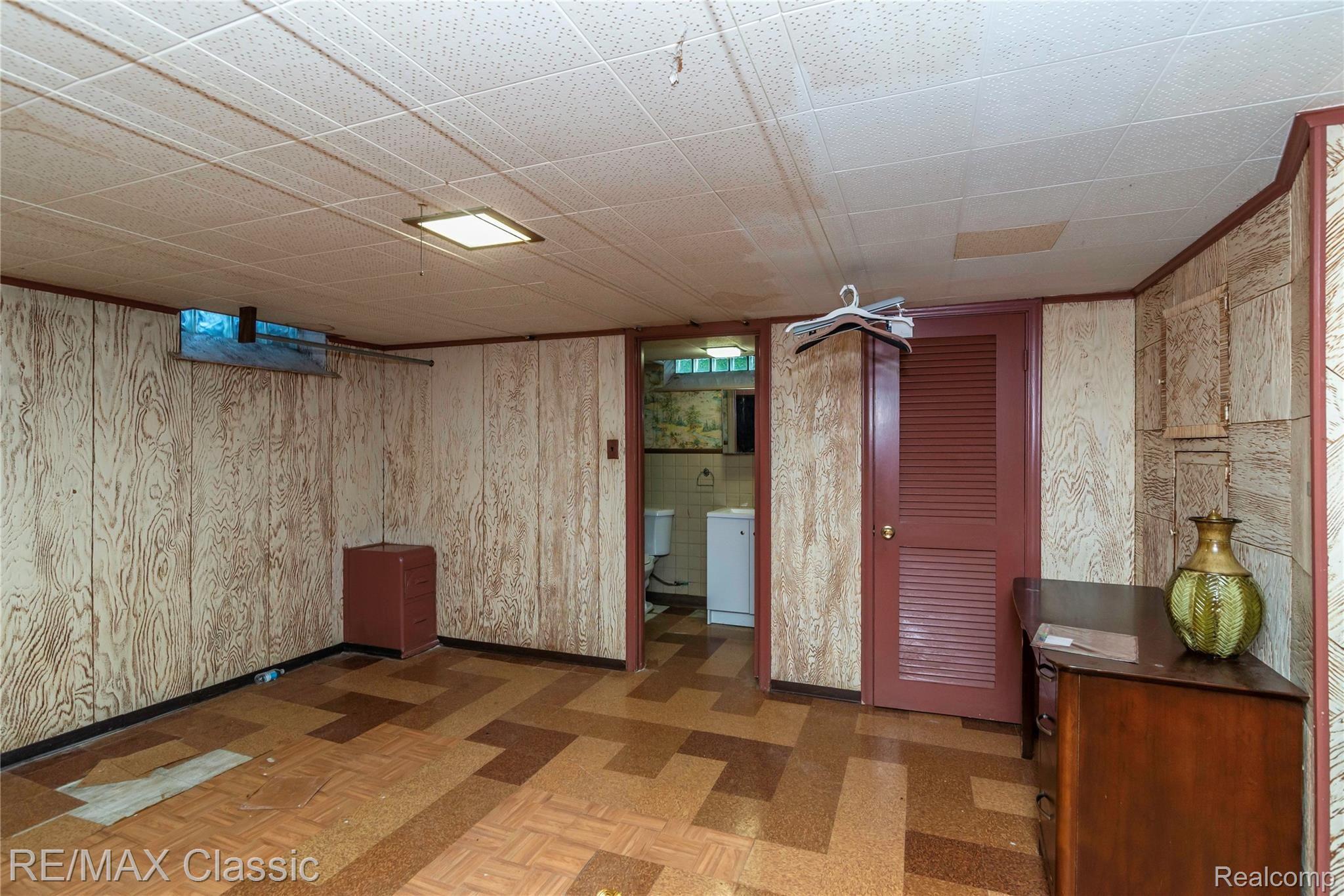 1354 North Gulley Road Dearborn, MI 48128 - Photo 38 of 43 NGully1392.jpg