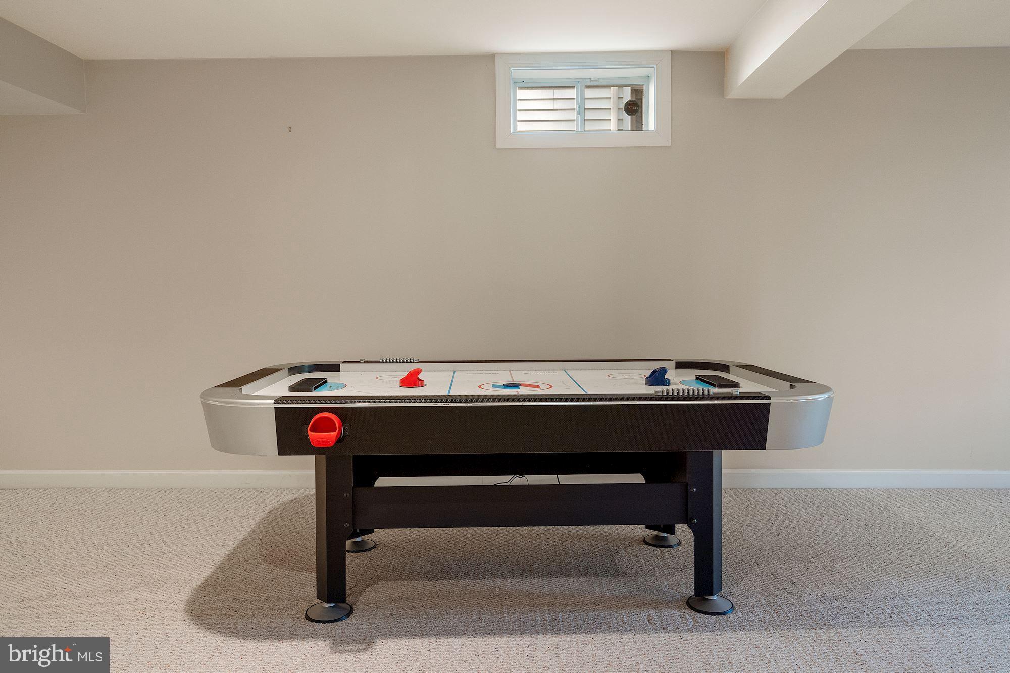 8550 Center Road Springfield, VA 22152 - Photo 44 of 63 Air Hockey table conveys 2 highest/best offer!!