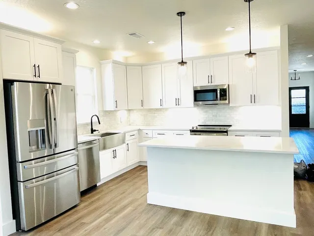 $2,895 | 706 Cirrus Lane, Fredericksburg, TX 78624