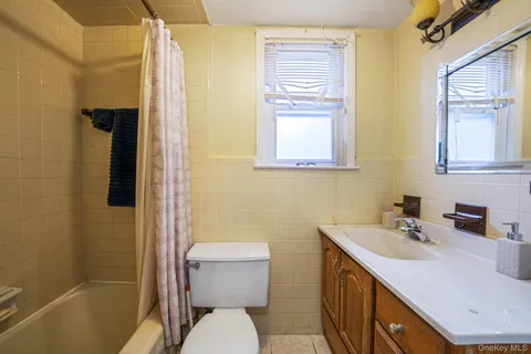 $695,000 | 247-18 137th Avenue | Queens